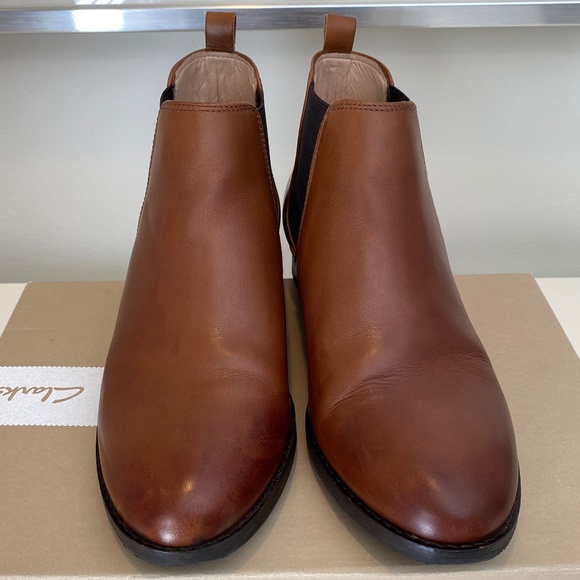 Clarks Chelsea Boots - Size 6 - Picture 3 of 16